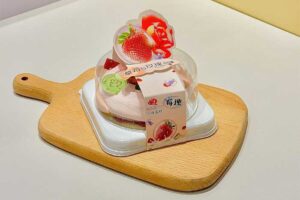 This rose-flavored cake box is a great choice